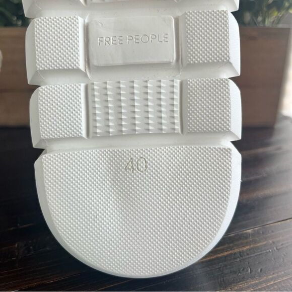 FREE PEOPLE Catch Me If You Can Crochet Platform Sneaker in Natural Size 9.5 NEW - Picture 13 of 15